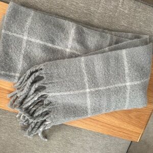 Abercrombie & Fitch Oversized Gray Plaid Scarf